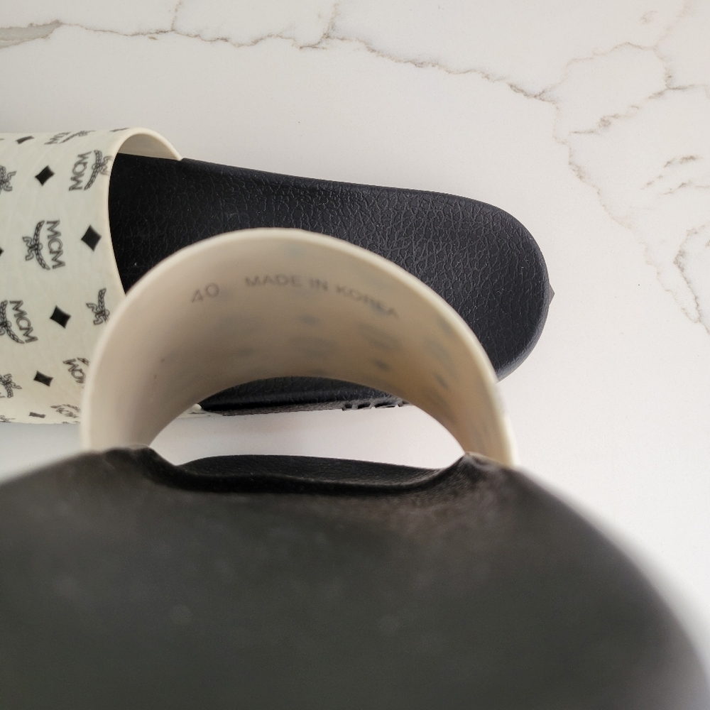 MCM Black and Cream Slides - Picture 4 of 7